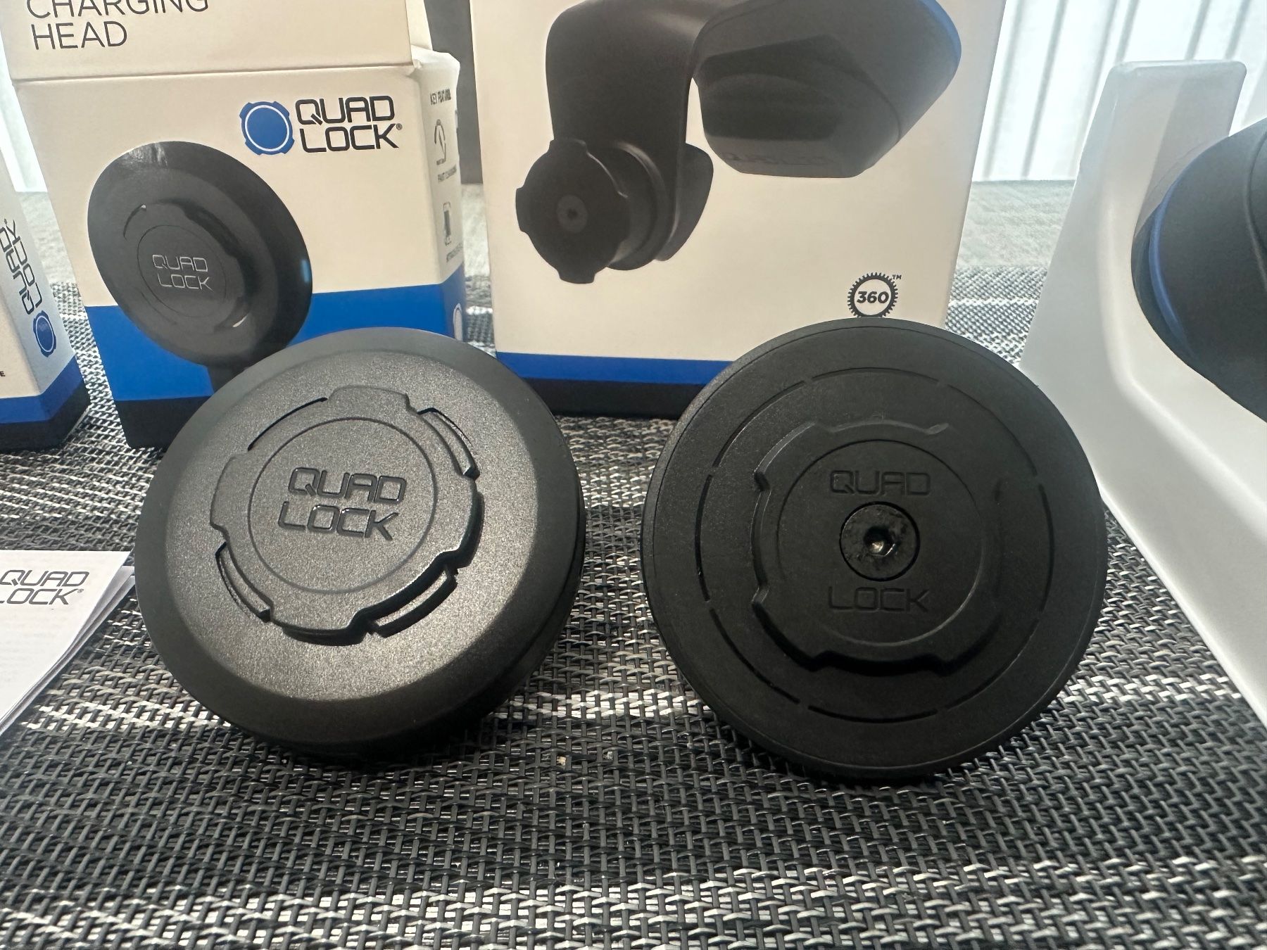 Quad Lock Halterungen: Quad Lock Car Mount V5 inkl. Mag Head+Wireless Charging Head – Neu (gemäss Beschreibung) aus Gossau (ZH) von DSCapeta 2