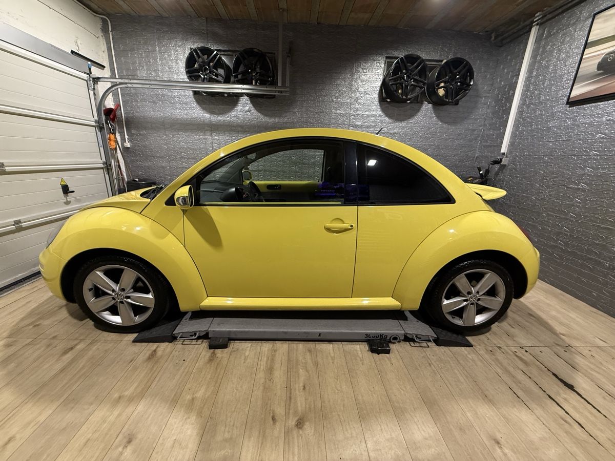 VW Automobili: Vw New Beetle 1.8 Turbo 20V – Usato da Gisikon venduto da SKR-F10 2