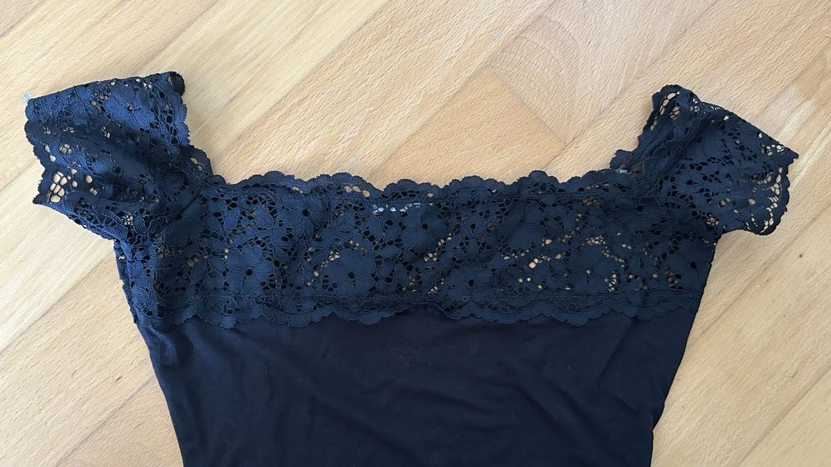 Tops: Schwarzer Body mit Spitze  – Neu (gemäss Beschreibung) aus Aesch BL von noe_xz5r 1
