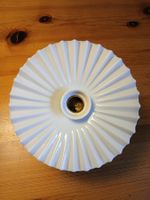 Deckenleuchte Messing mit weißem Glasschirm