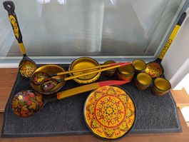 Vintage russisches Geschirrset aus Holz