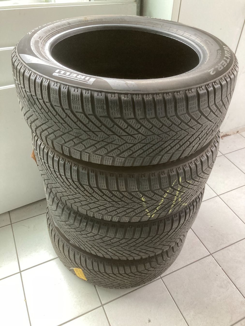 Pirelli Pneus & Kompletträder: 235/55R19 Winterpneu Pirelli VW ID.4 – Gebraucht aus Cham von WB2223