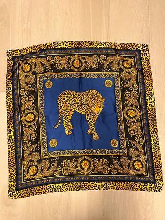Foulard carré motif léopard & baroque  Art of the Scarf