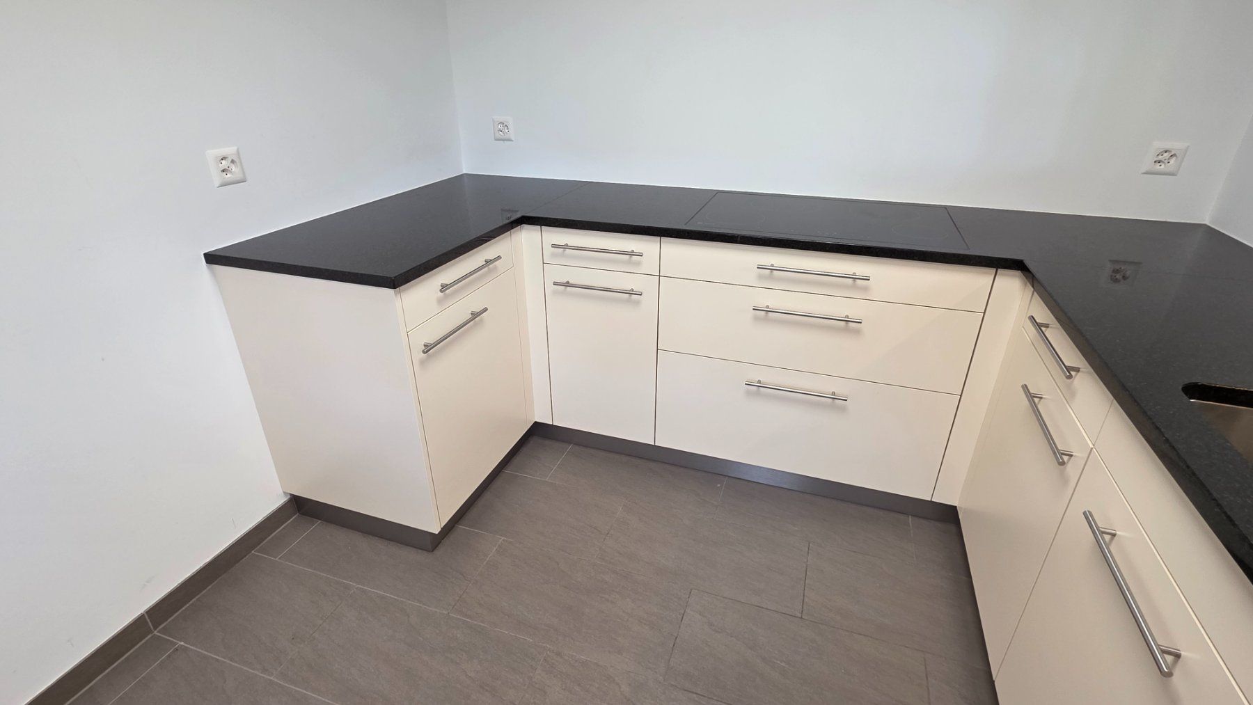 Cucine complete: Einbauküche mit Granitabdeckung – Induktion – Usato da Zollbrück venduto da Zolki 2
