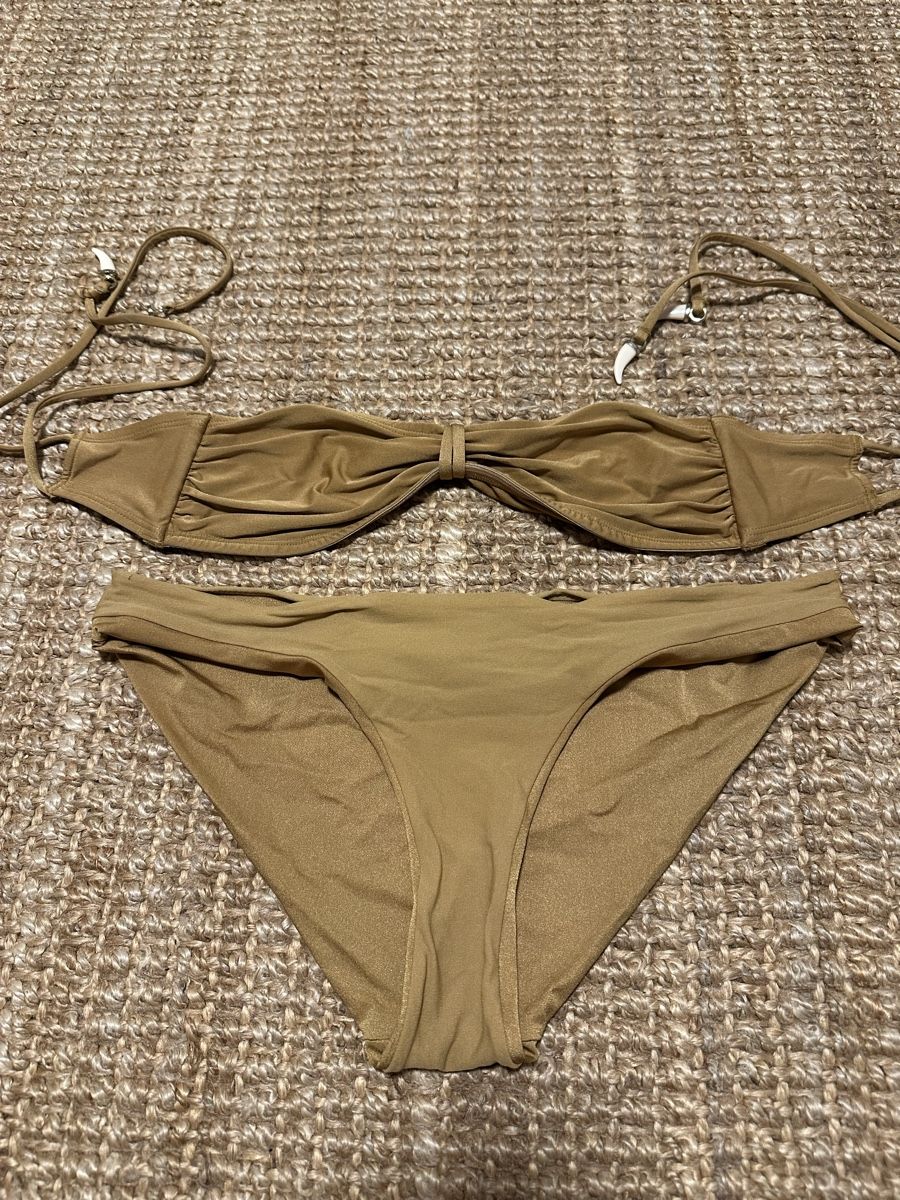 Lotti di vestiti: Kleiderpaket Bikini + BH + Socken + Kappe – Usato da Zürich venduto da LauraR. 1