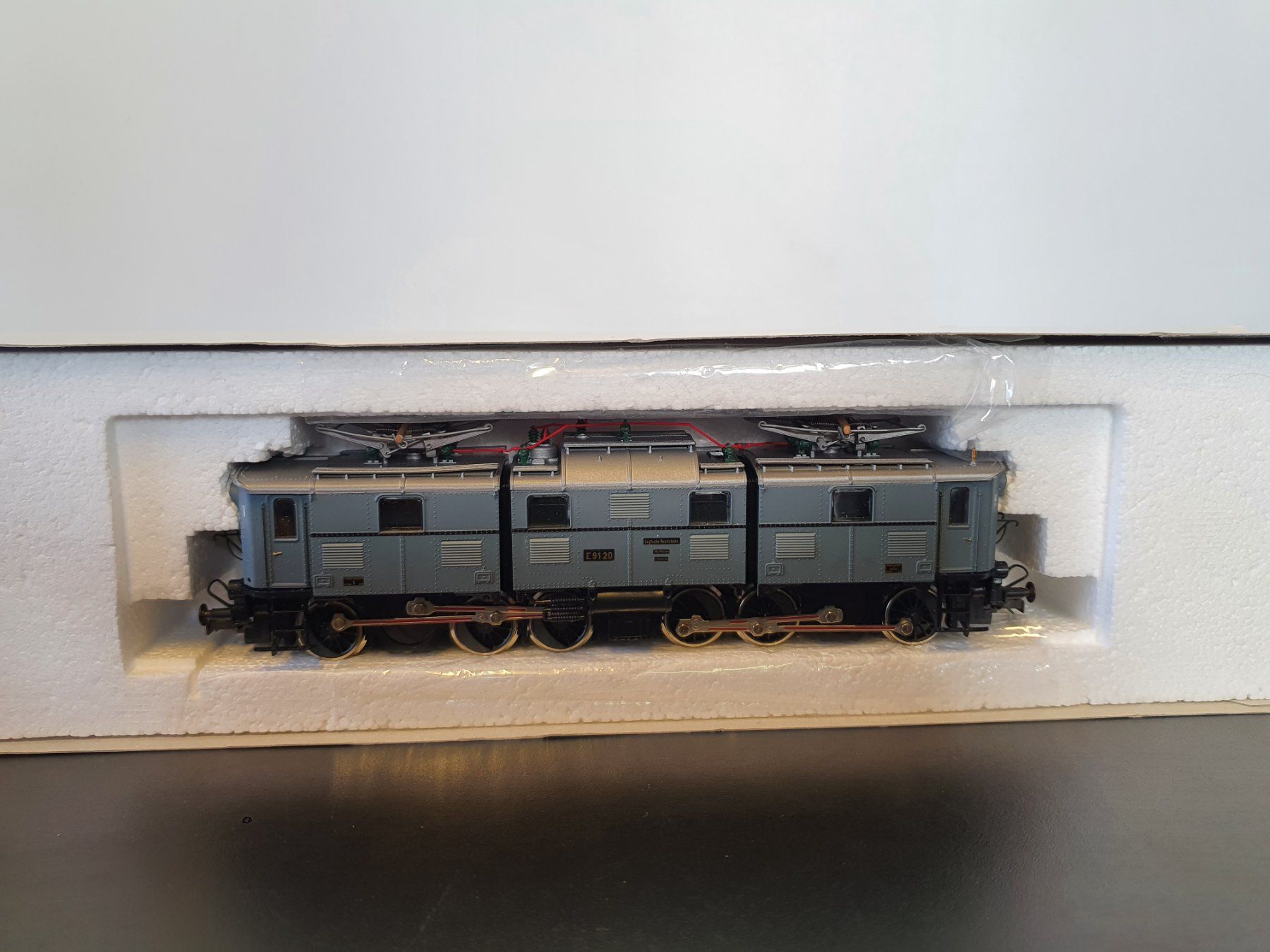 Roco Modellini di ferrovie: ROCO:DC: DR E-LOK BR E91 20 GRAU TOP/OVP – Usato da Biglen venduto da taunus82