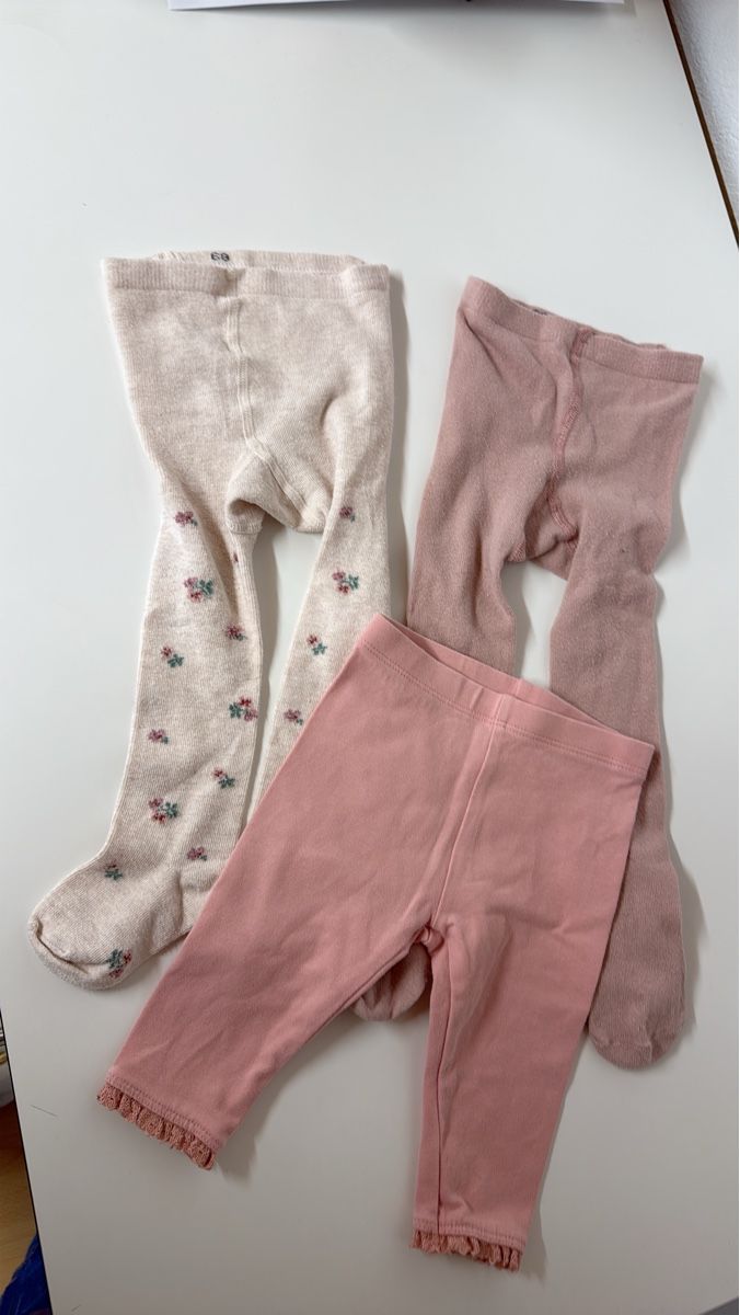 Lotti & Set di vestiti: Strumpfhose, Leggins Gr.68 – Usato da Bettwiesen venduto da Maori6