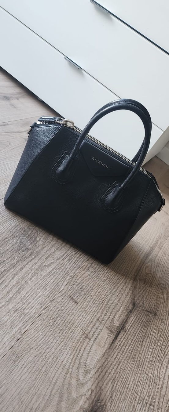 Givenchy Taschen für Damen: Schöne Givenchy Antigona zu verkaufen – Gebraucht aus Herrliberg von Chreezy 1