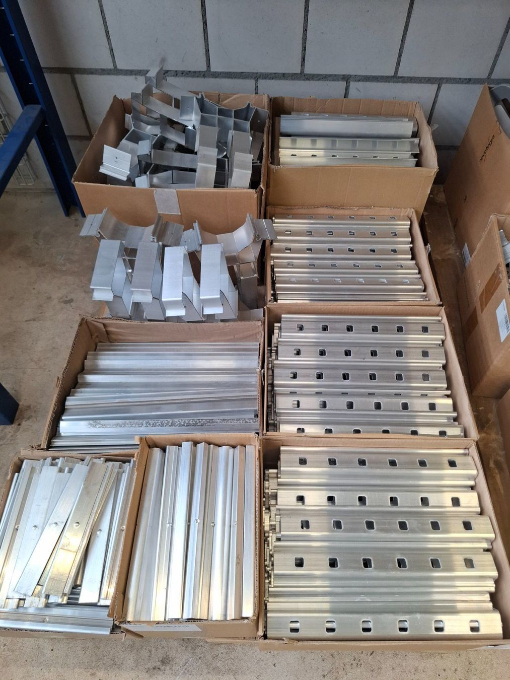 Profilati: 024 Diverse Aluminiumprofiele ca.250kg – Usato da Derendingen venduto da Meisterstuecke 1