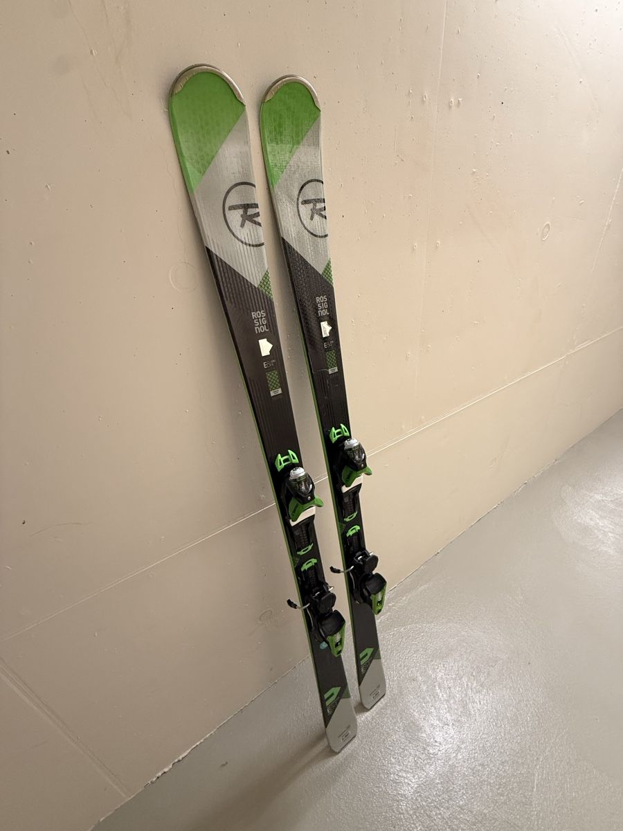 Rossignol Skis: Rossignol Ski mit Look Bindung – D'occasion à Luzern par Frisko12
