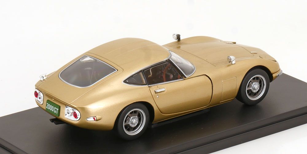 Toyota Modellini d'auto: TOYOTA 2000 GT HELLGOLD 1:24 WHITEBOX – Nuovo e nell'imballaggio originale da Suhr venduto da Moebelsiralfred 1