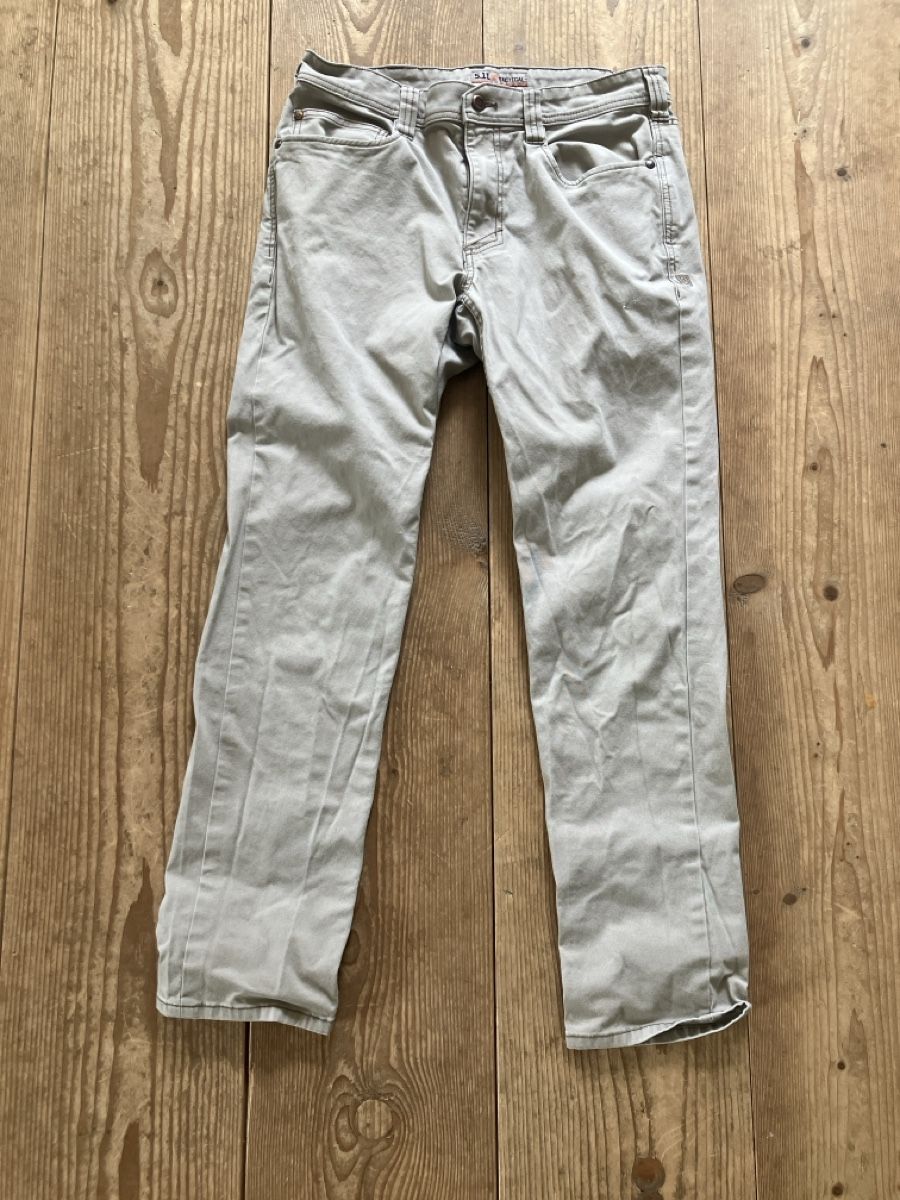 Pantaloni: 5.11 Defender Flex 32x32 – Usato da Zürich venduto da Tim_Knopf
