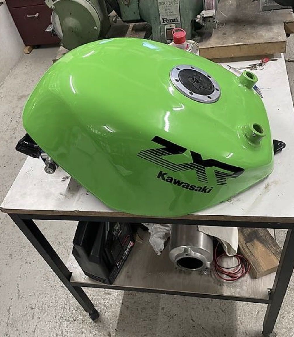 Kawasaki Tutti i ricambio per moto: Zxr 750 h1 avec clés  – Usato da Meyrin venduto da bin_mr2c