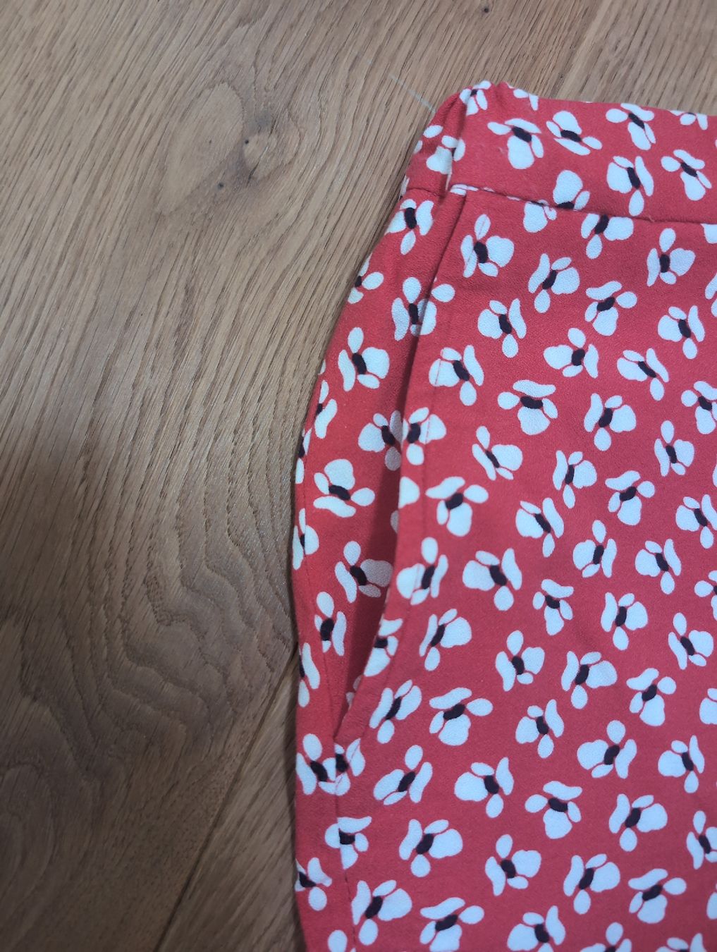 Pantaloni: Short liberty orange, taille haute – Usato da Fribourg venduto da MathiiR 2