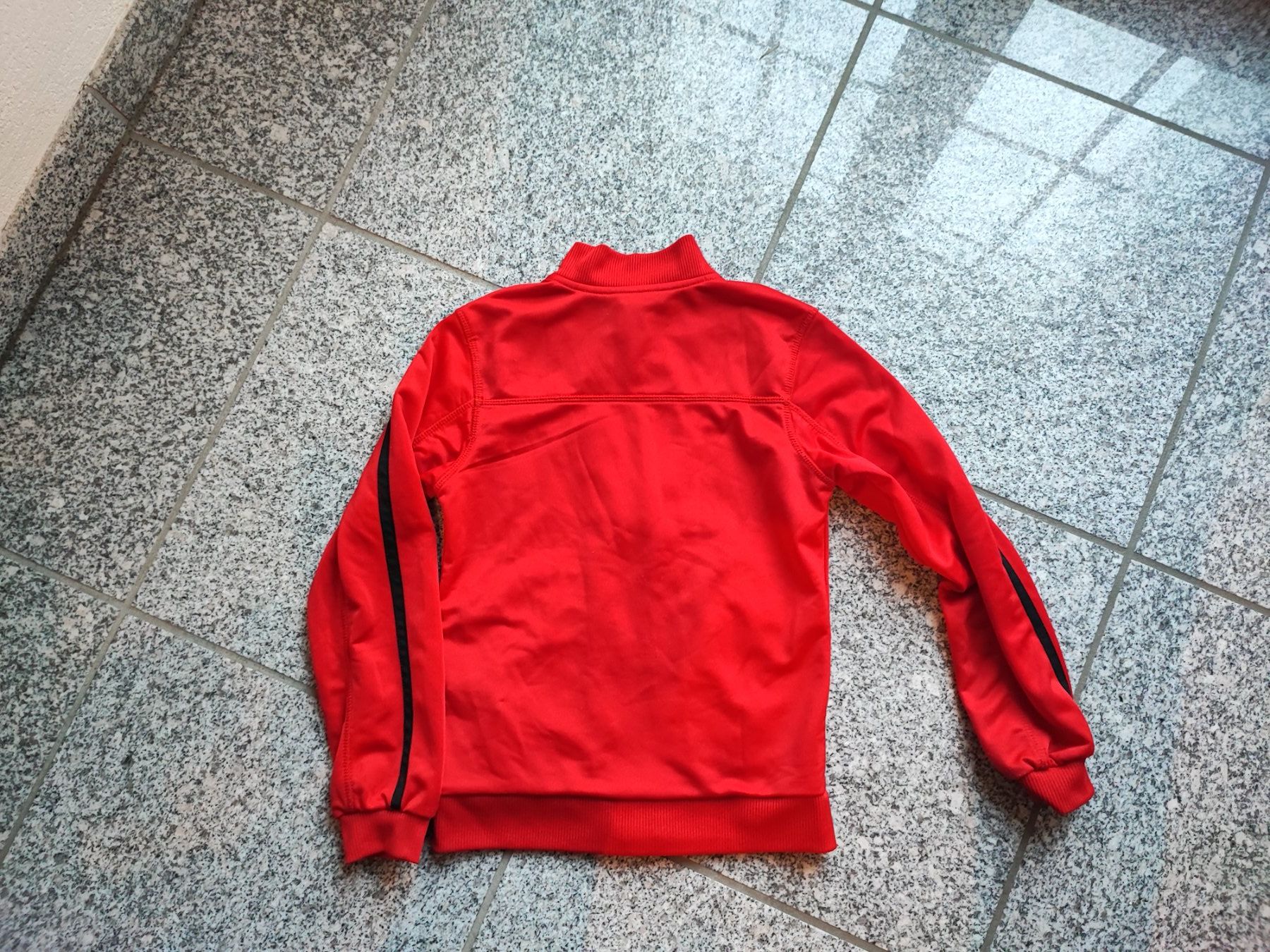 Jacken: Rote Trainerjacke KIDS Gr. 134 Übergangsjacke – Gebraucht aus Grabs von Margelchopf1 1