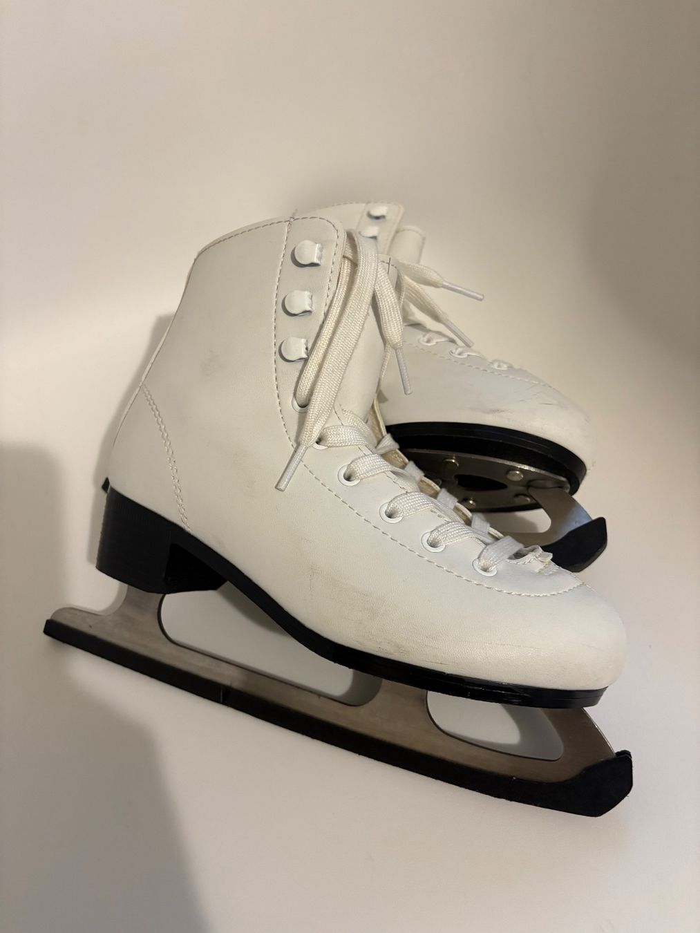 Oxelo Schlittschuhe: Schlittschuhe weiss Gr 35/36 – Gebraucht aus Wetzikon ZH von Bimbo33