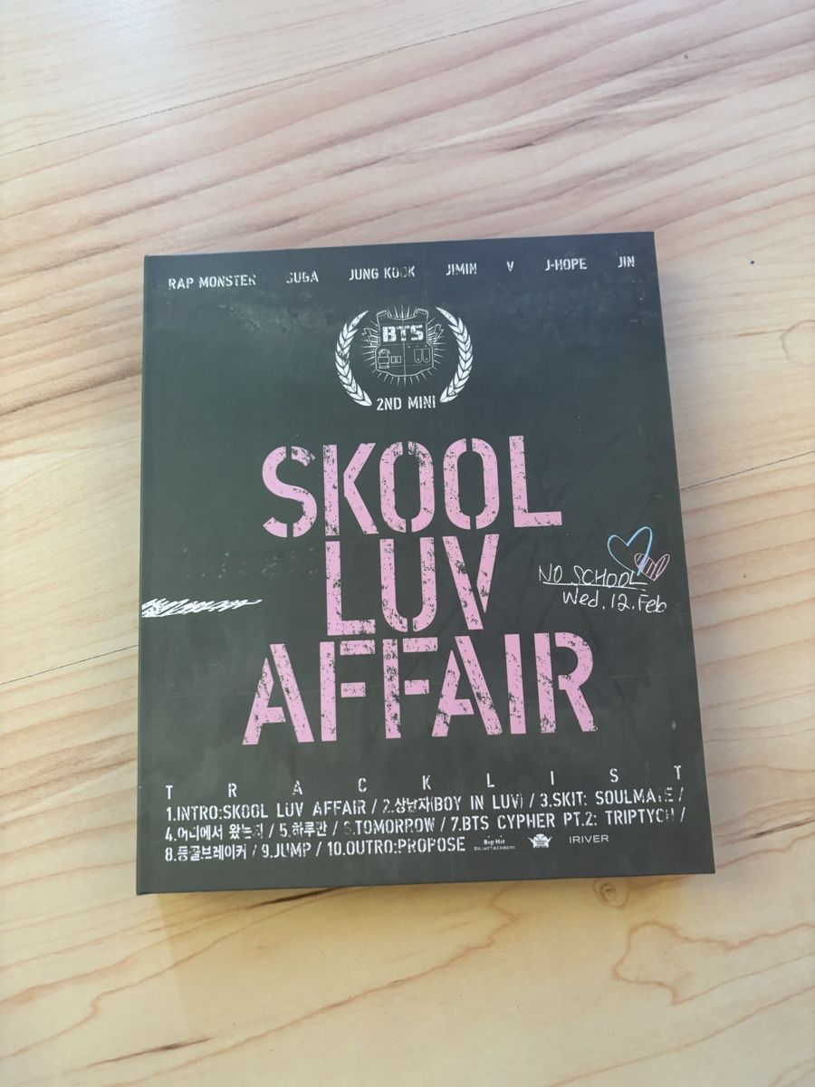 CD: Album BTS Skool Luv Affair  – Usato da Basse-Nendaz venduto da Glassey-celia19