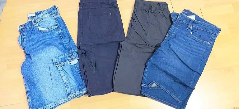 Lotti di vestiti: Kurze Hosen Gr40/42 – Usato da Zunzgen venduto da fra_552v
