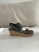 Sandales compensées grises