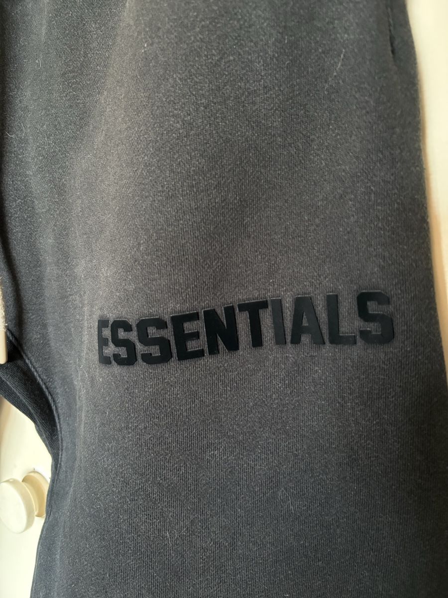 Fear of God Pantaloni: FEAR OF GOD ESSENTIALS jogging – Usato da GENEVE venduto da mchb 2