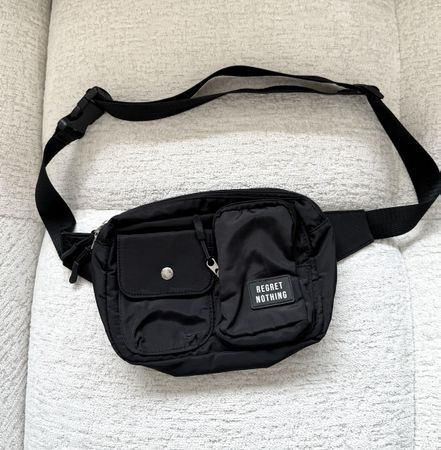 Schwarze Gürteltasche
