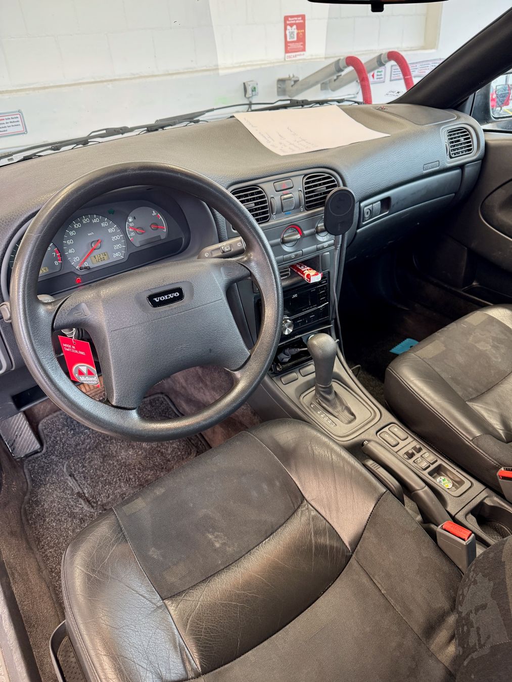 Volvo Automobili: VOLVO V40 2.0i Celebration – Usato da Mettmenstetten venduto da a883433a 4