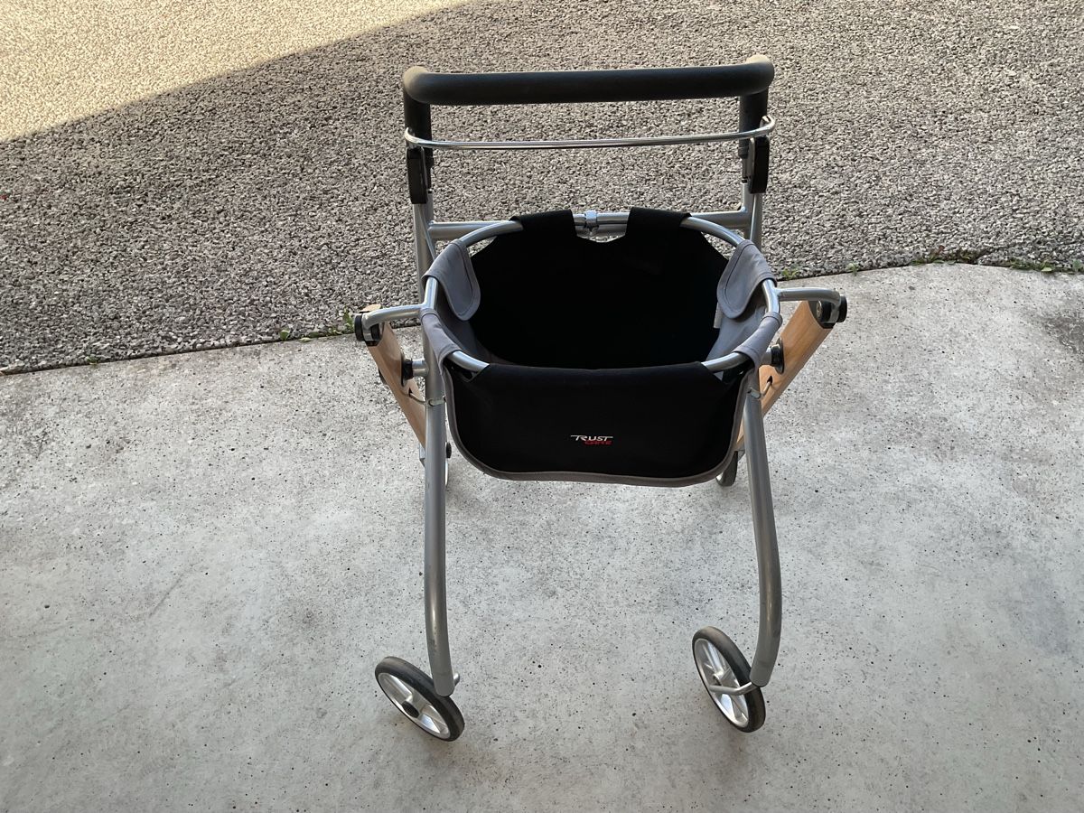 Ausili per la deambulazione: Rollator – Usato da Ettingen venduto da gaggalari 3