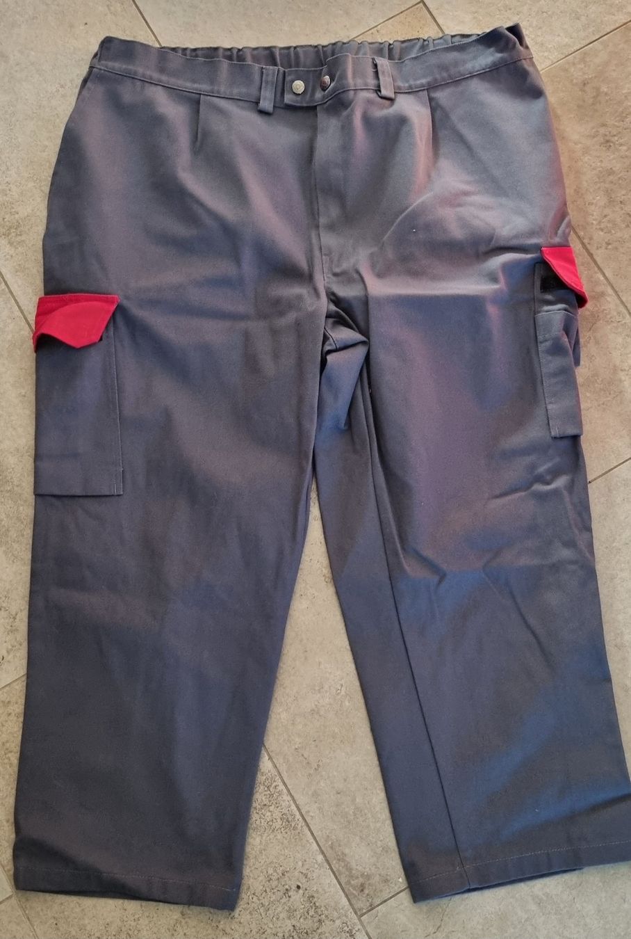 Pantalons: Neue Bund Arbeitshose gr.56 – Neuf (Voir description) à Grossdietwil par GNOM313
