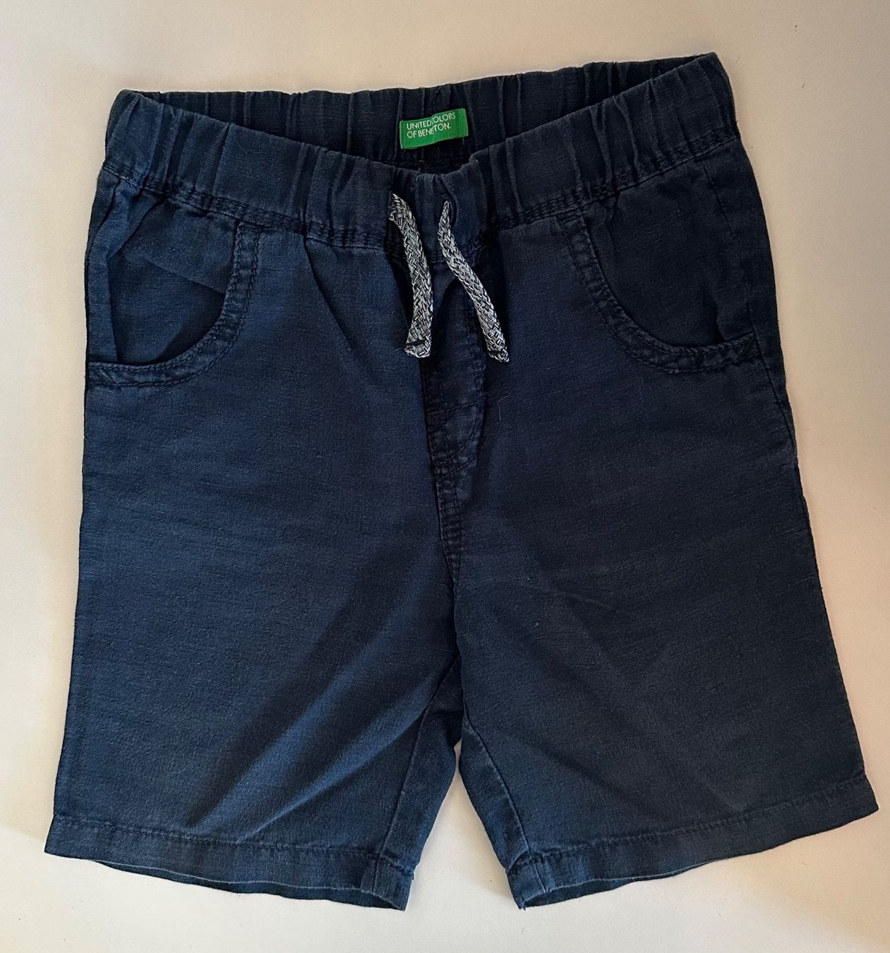 Benetton Pantaloni: 2 Bermuda in lino Benetton – Usato da Castel San Pietro venduto da Moregi 9