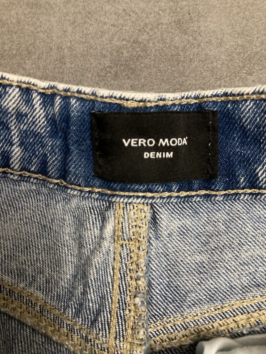 Vero Moda Jeans: Vero Moda Jeans Gr. 25/32 Stonewashed Mom-Fit – Gebraucht aus Dulliken von gab_jdr2 4