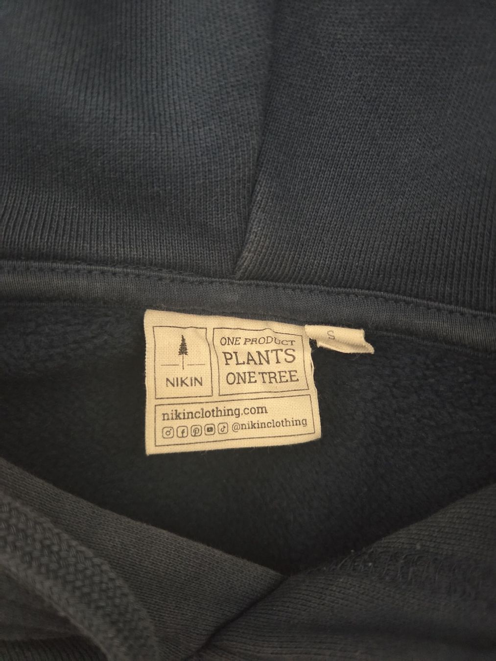 Nikin Pullover & Sweatshirts: Nikin Kapuzenpullover, dunkelblau, Grösse S – Gebraucht aus Lenzburg von schimmerli 1