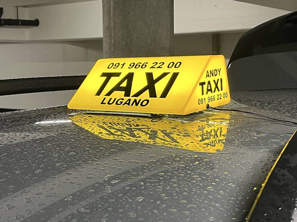 Plaketten & Abzeichen: Insegna TAXI – Gebraucht aus Certara von Andy6950