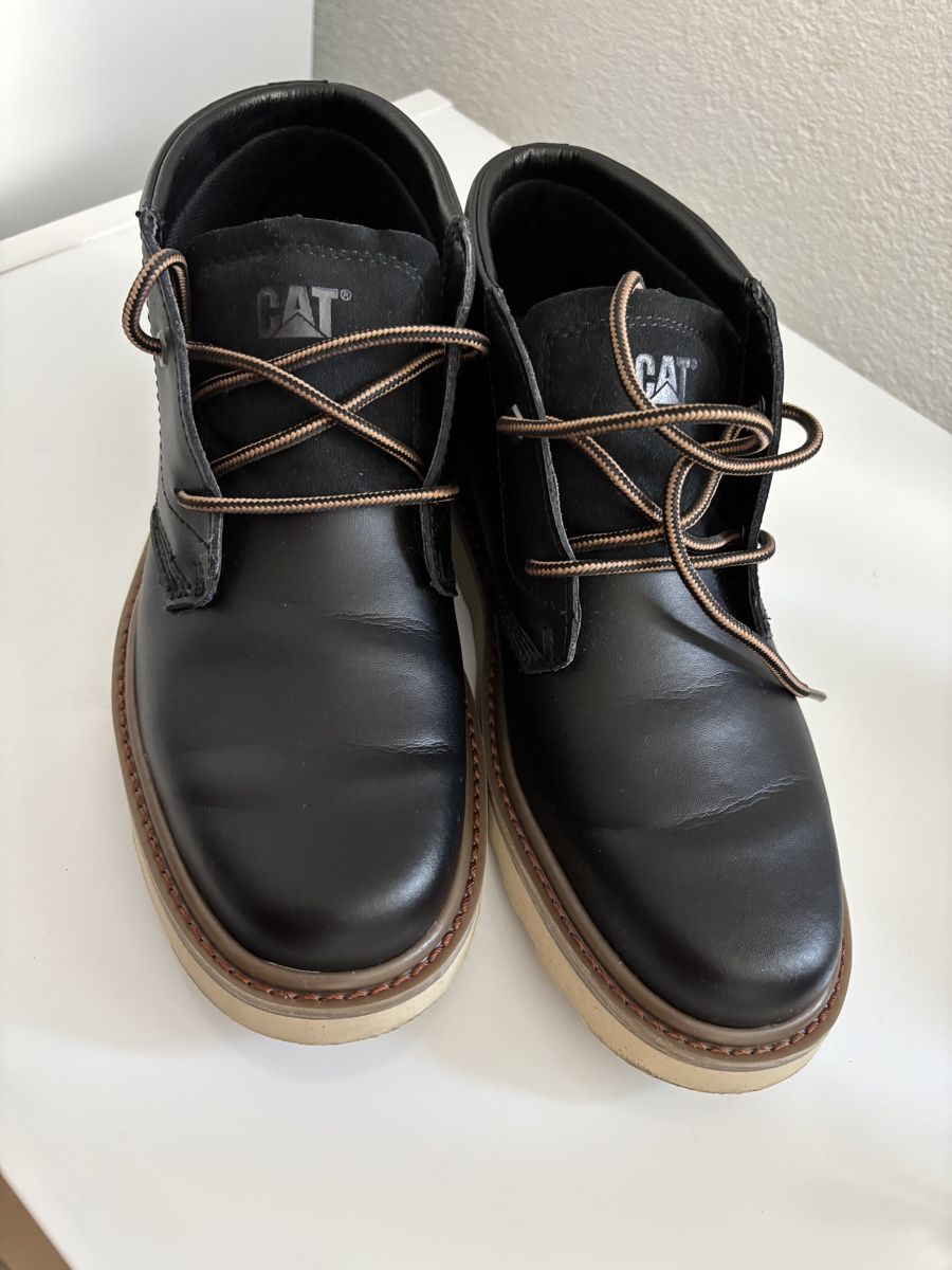 Scarpe da uomo: Chaussures CAT.Pointure 43 – Usato da Delémont venduto da Vendeur_3 1