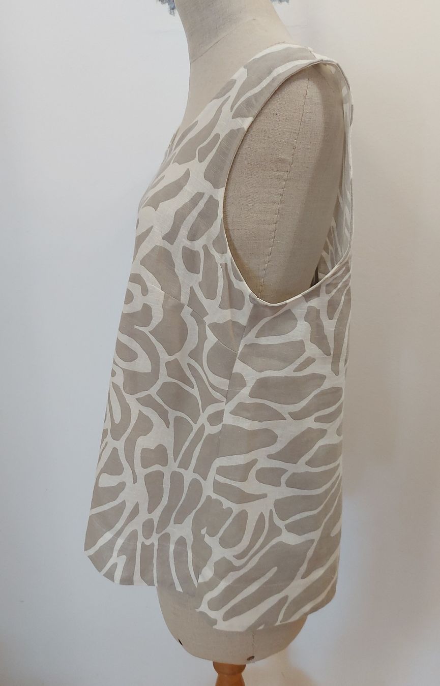 Top: Top, grau/weiss, Grösse M/L – Usato da Oberengstringen venduto da PaolaDe 1