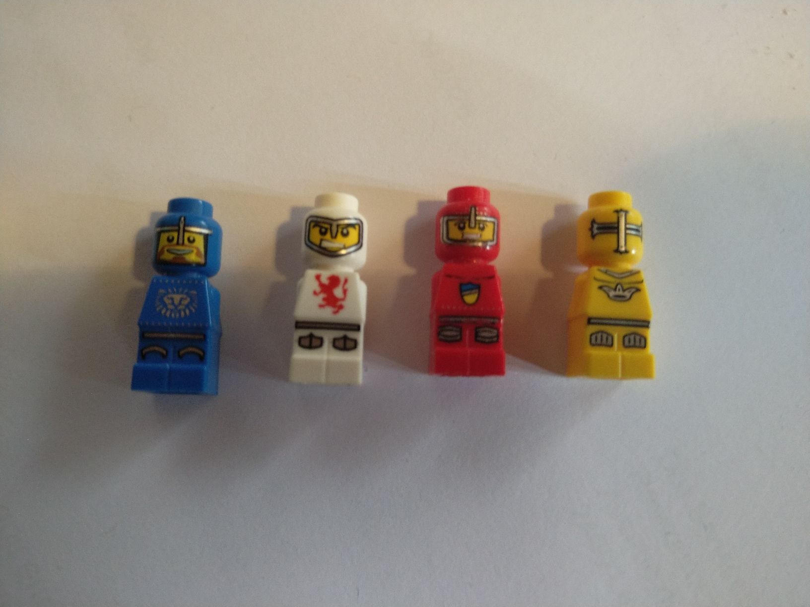 Lego Kit di costruzioni: Lego - 4 Micro figurines – Usato da Les Brenets venduto da LEGO_SHOP_2416