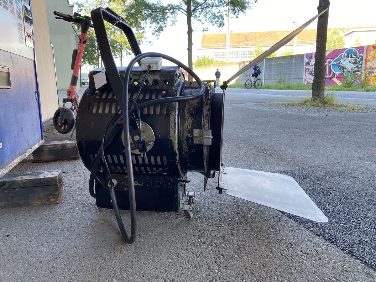 Lampen: Theater Scheinwerfer Vintage Studio Lampe Deltschaft Berlin – Gebraucht aus Winterthur von klassikaudio 2