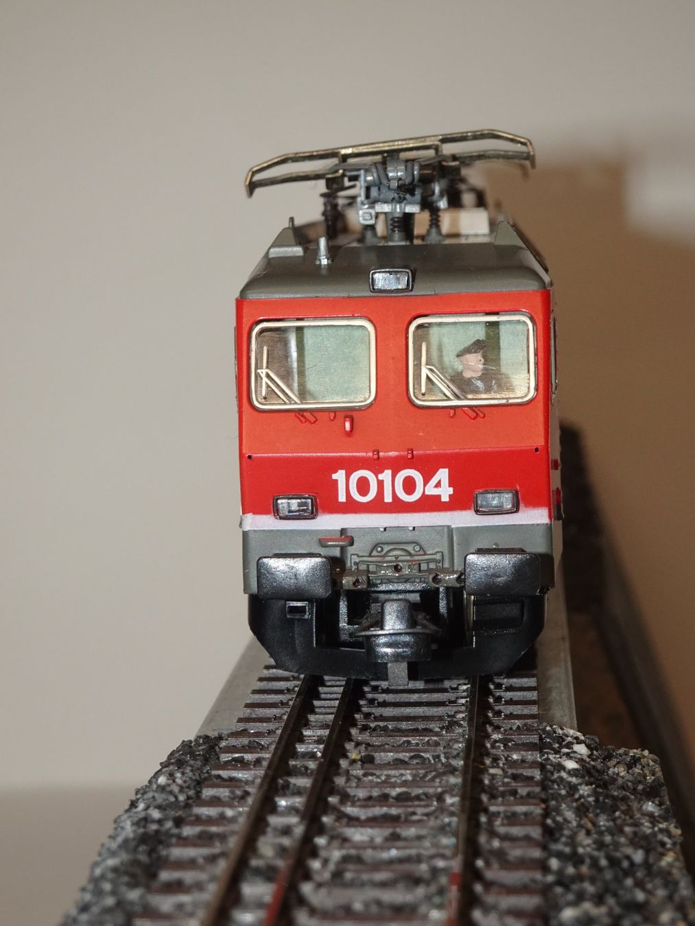 Roco Modellini di ferrovie: ROCO SBB Re 4/4 IV   H0 DC – Usato da Hinwil venduto da Berling0 3