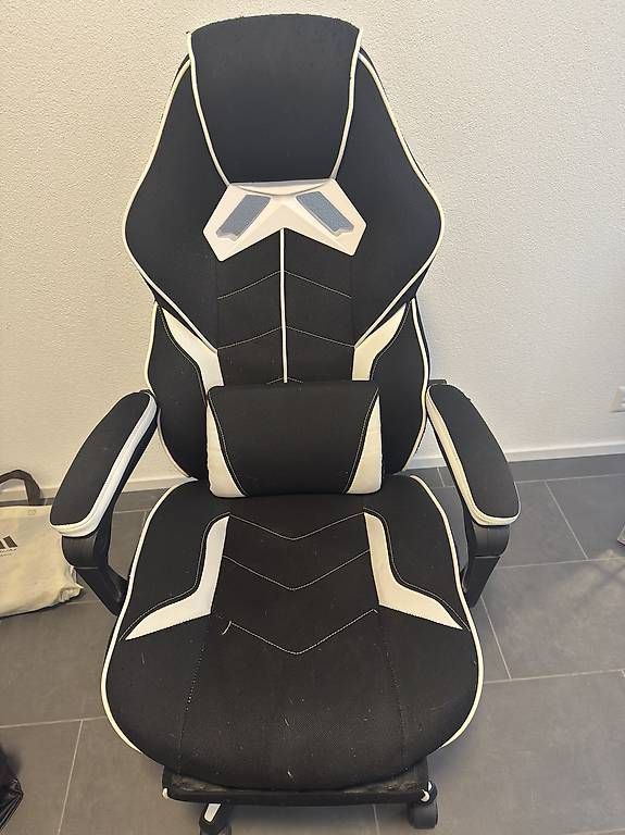 Chaises: Gamingstuhl – D'occasion à Rupperswil par nig_cz9z