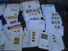 Papiersack mit FDC Liechtenstein, sehr viele Briefe