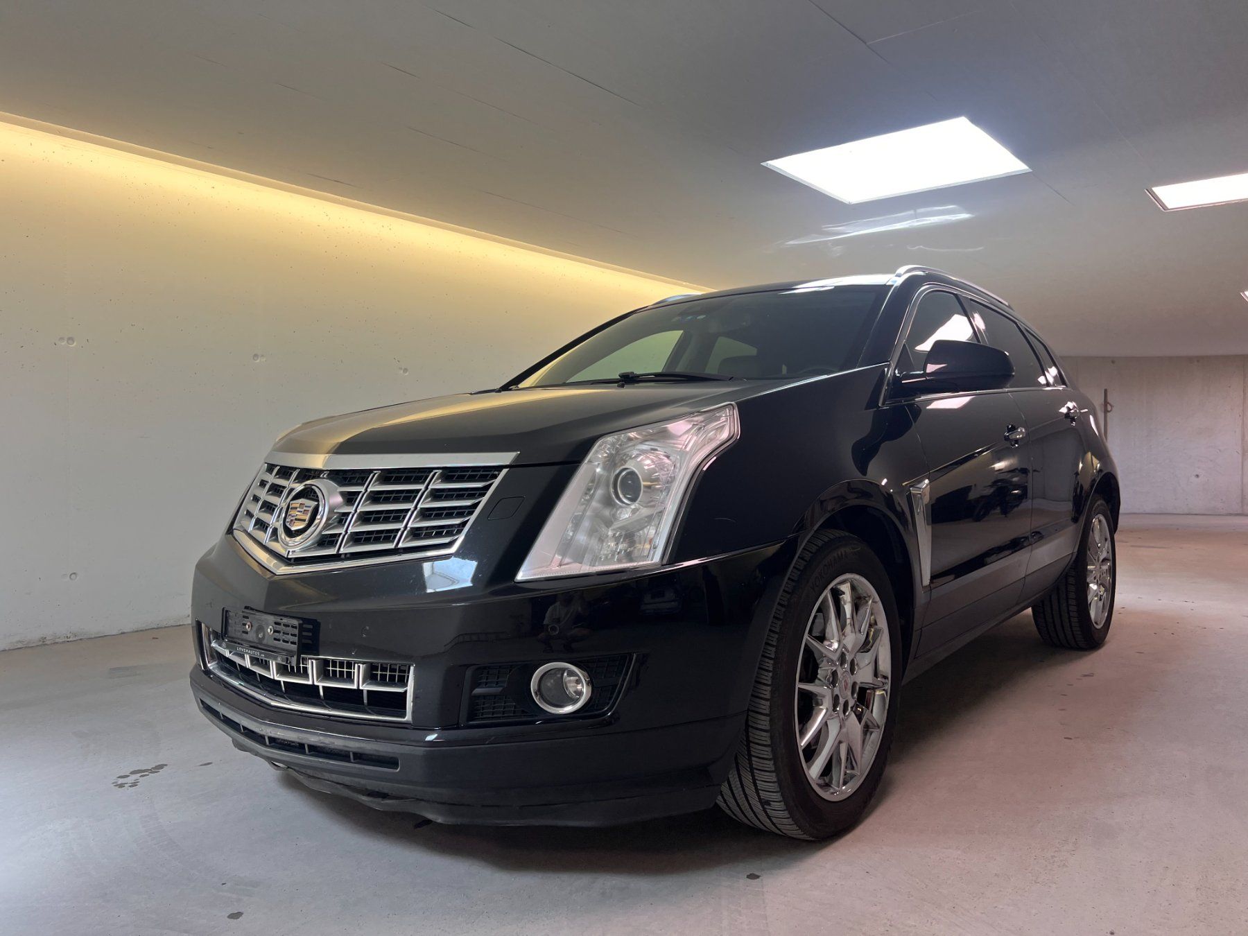 Cadillac Autos: Cadillac SRX 3.6  -  V6 – D'occasion à Pfäffikon SZ par sch_s7zw