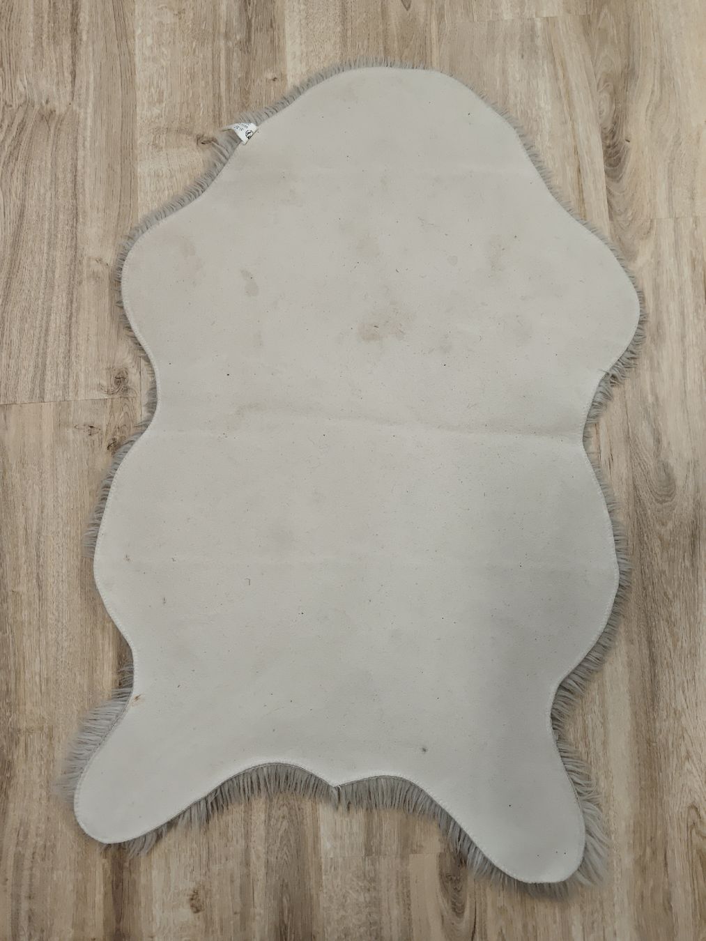 Tappeti: Flauschiger Teppich, Imitat Tierfell, grau beige – Usato da Niederrohrdorf venduto da TK8700 3