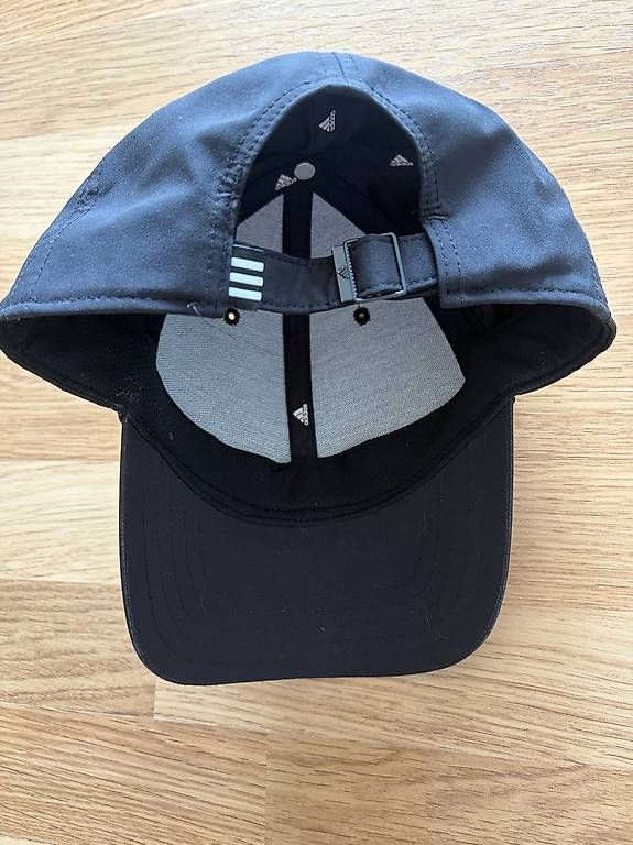 Adidas Hüte, Mützen & Caps: ADIDAS Baseball Cap schwarz unisex one size – Gebraucht aus Stäfa von Miranda_md 2