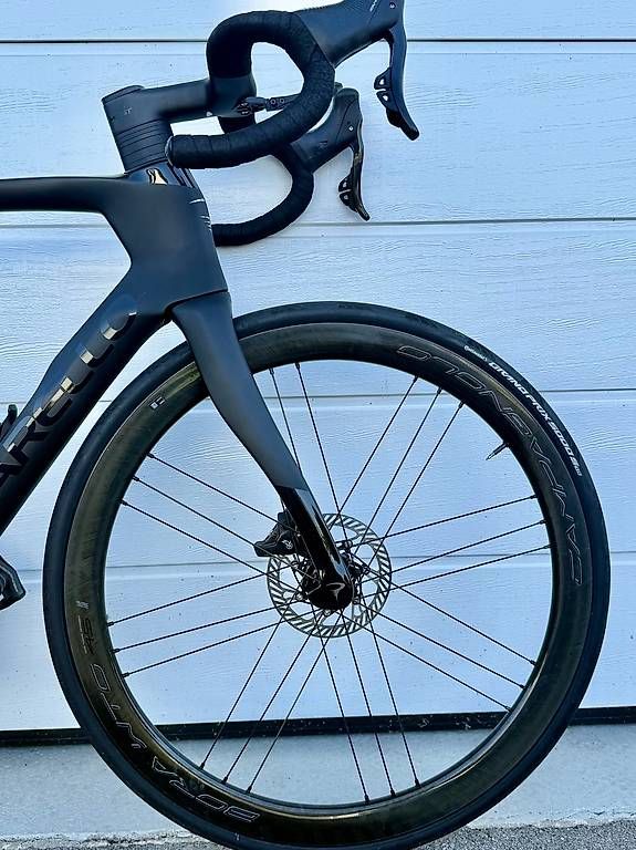 Pinarello Vélos: Pinarello Dogma F – D'occasion à Chabrey par vid0ndessence 2