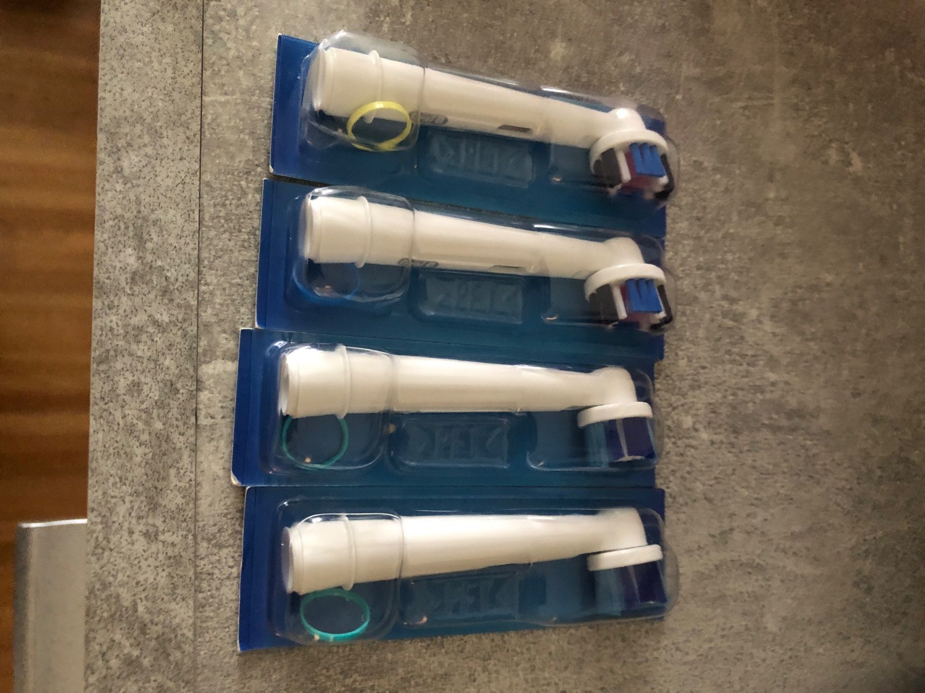 Oral B Cura dei denti: Oral B Zahnbürste – Usato da urdorf venduto da L1227 1