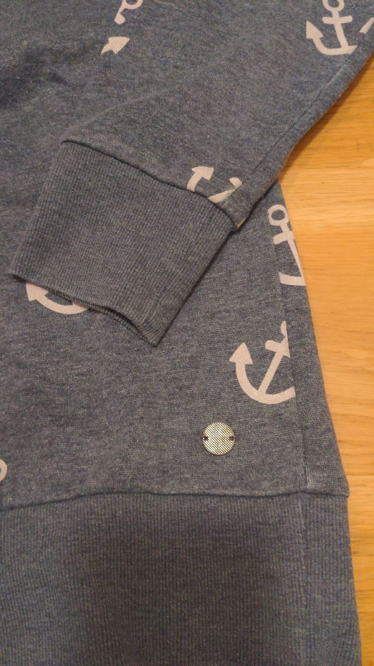 Only Maglioni & Felpe: Grauer Kapuzenpullover ONLY, Anker Muster, Gr. M – Usato da Sutz venduto da Rawypp 2
