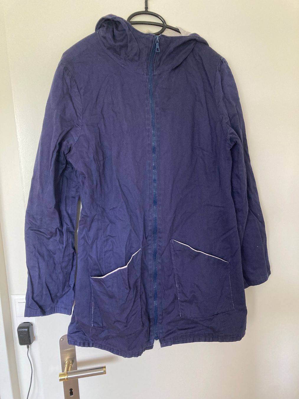 Jacken: Stoffjacke mit Kapuze, leicht und bequem – Gebraucht aus Menziken von Ale.burri 2