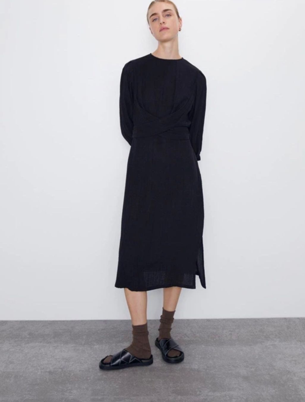 Vestiti: schwarzes Zara Kleid – Usato da Siebnen venduto da koschitoschi