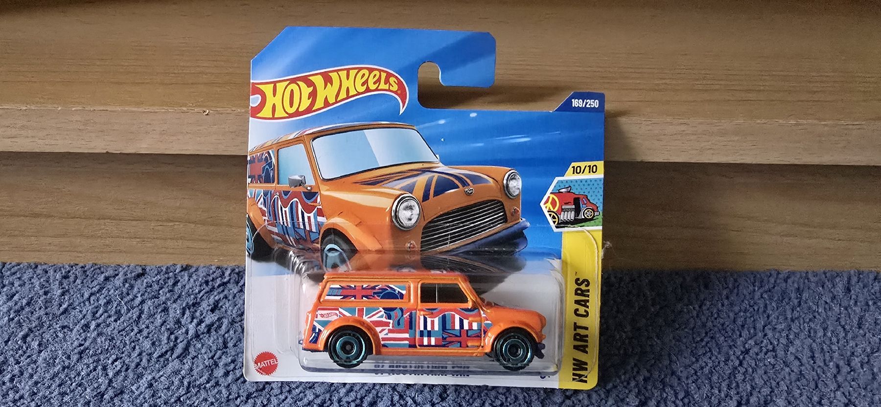 Hot Wheels Modellautos: 1967 Austin Mini Van – Neu und originalverpackt aus Merligen von SwissMini27