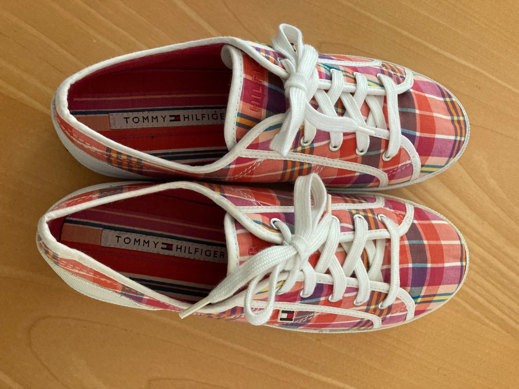 Tommy Hilfiger Damenschuhe: Sneakers Textil Tommy Hilfiger – Gebraucht aus Wittenbach von aha061 2