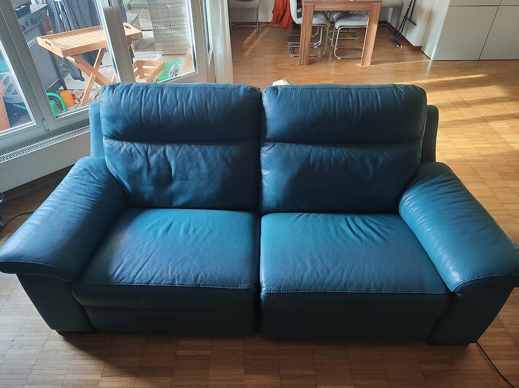 Sofas: Elektrisch verstellbares 2er-Ledersofa – Gebraucht aus Wetzikon ZH von chlee2 3